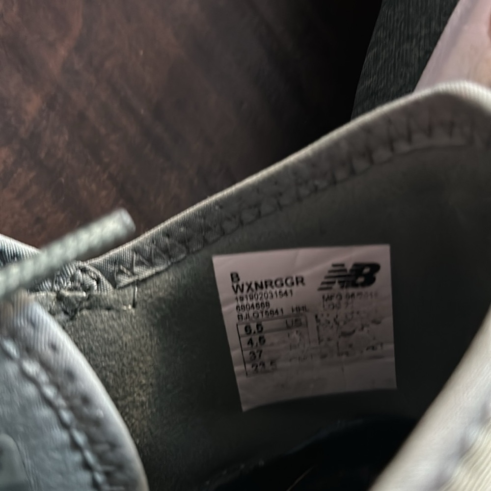New Balance athletic shoes like new.  Cute color. - Picture 6 of 6